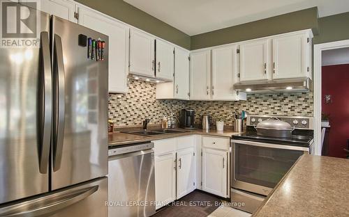 603 Bradley Drive, Whitby (Pringle Creek), ON - Indoor Photo Showing Kitchen With Double Sink