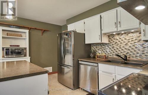 603 Bradley Drive, Whitby (Pringle Creek), ON - Indoor Photo Showing Kitchen With Double Sink