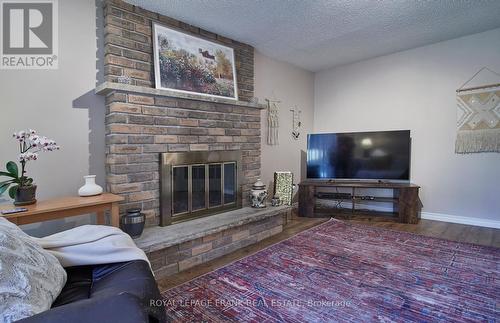 603 Bradley Drive, Whitby (Pringle Creek), ON - Indoor Photo Showing Living Room With Fireplace