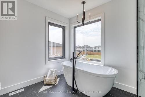 136 Winlow Way, Middlesex Centre (Kilworth), ON - Indoor Photo Showing Bathroom