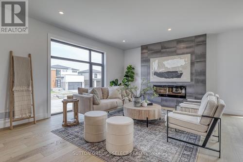 136 Winlow Way, Middlesex Centre (Kilworth), ON - Indoor Photo Showing Living Room With Fireplace