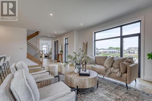 136 Winlow Way, Middlesex Centre (Kilworth), ON - Indoor Photo Showing Living Room