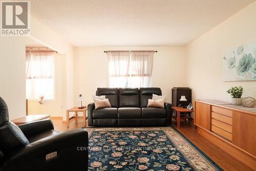 28 Finchurst Road, Peterborough (Ashburnham), ON - Indoor Photo Showing Living Room