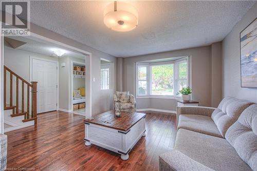 39 Tagge Street, Kitchener, ON - Indoor Photo Showing Living Room