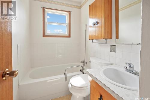 Rural Address- Middle Lake Acreage, Middle Lake, SK - Indoor Photo Showing Bathroom