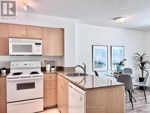 512 - 361 Front Street W, Toronto, ON - Indoor Photo Showing Kitchen