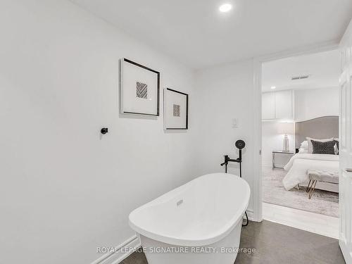 68 Dewlane Dr, Toronto, ON - Indoor Photo Showing Bathroom