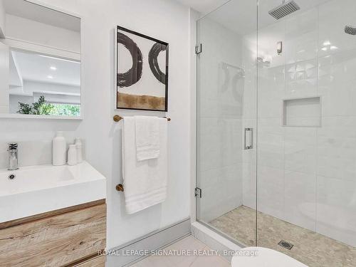 68 Dewlane Dr, Toronto, ON - Indoor Photo Showing Bathroom