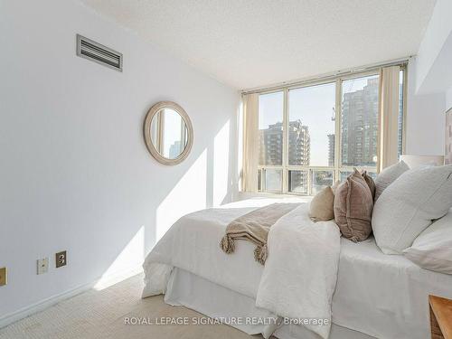 1002-7 Bishop Ave, Toronto, ON - Indoor Photo Showing Bedroom