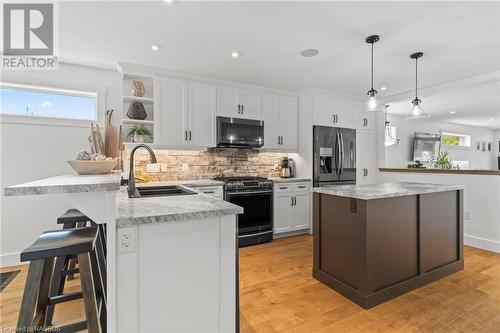 796 Arlington Street, Port Elgin, ON - Indoor Photo Showing Kitchen With Upgraded Kitchen