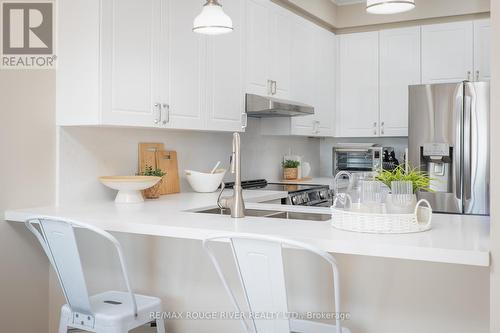 6 - 1100 Begley Street, Pickering, ON - Indoor Photo Showing Kitchen