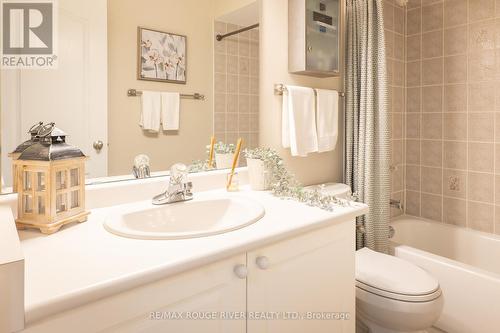 6 - 1100 Begley Street, Pickering, ON - Indoor Photo Showing Bathroom