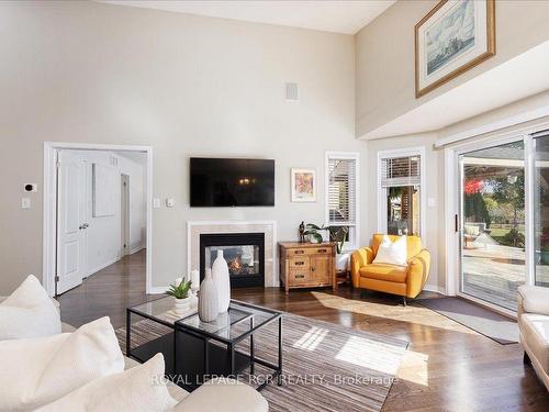 130 Mainprize Cres, East Gwillimbury, ON - Indoor Photo Showing Living Room With Fireplace