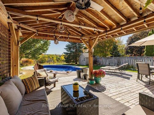 130 Mainprize Cres, East Gwillimbury, ON - Outdoor With Deck Patio Veranda