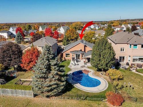 130 Mainprize Cres, East Gwillimbury, ON - Outdoor With In Ground Pool With View