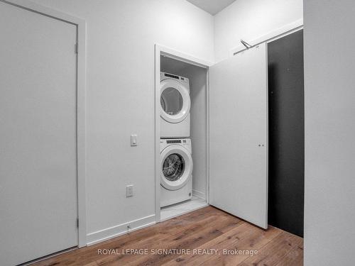 222-395 Dundas St W, Oakville, ON - Indoor Photo Showing Laundry Room