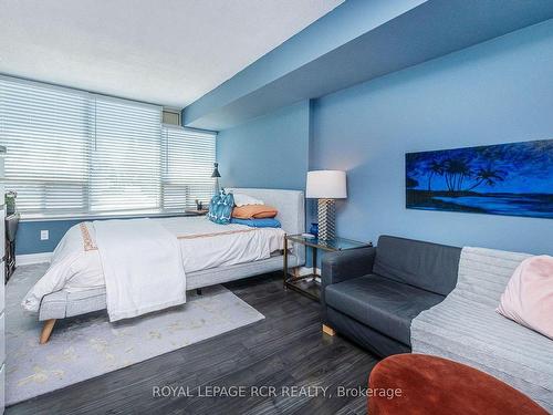 209-700 Constellation Dr, Mississauga, ON 