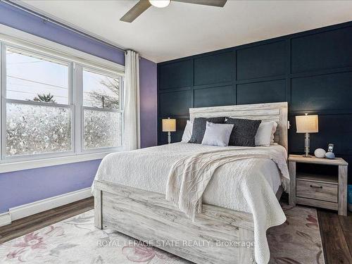 5117 Canborough Rd, West Lincoln, ON - Indoor Photo Showing Bedroom