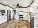 5117 Canborough Road, West Lincoln, ON  - Indoor Photo Showing Kitchen With Upgraded Kitchen 