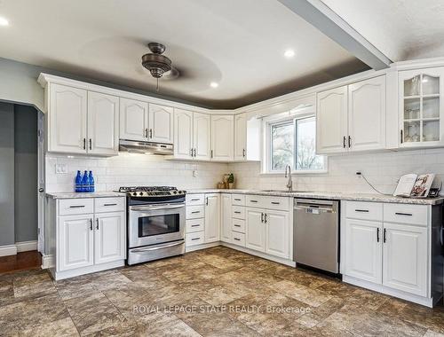 5117 Canborough Rd, West Lincoln, ON - Indoor Photo Showing Kitchen With Upgraded Kitchen