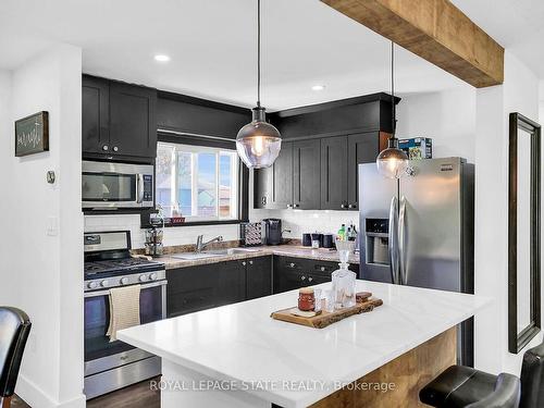 44 Golden Blvd, Welland, ON - Indoor Photo Showing Kitchen