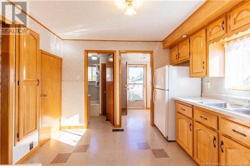 135 Charlotte Street, Sackville, NB - Indoor Photo Showing Kitchen