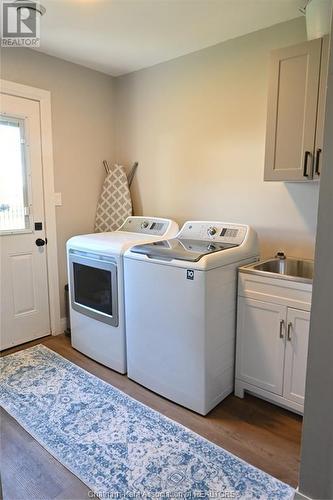 1127 James Crescent, Dresden, ON - Indoor Photo Showing Laundry Room