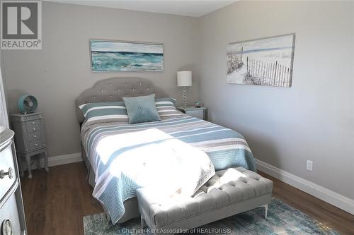 1127 James Crescent, Dresden, ON - Indoor Photo Showing Bedroom