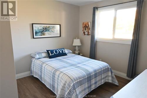 1127 James Crescent, Dresden, ON - Indoor Photo Showing Bedroom