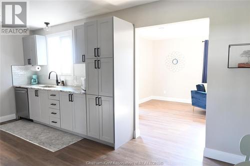 1127 James Crescent, Dresden, ON - Indoor Photo Showing Kitchen