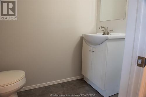 250 Forest Street, Chatham, ON - Indoor Photo Showing Bathroom