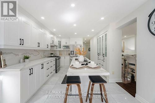 37 Furrows End, Brampton, ON - Indoor Photo Showing Kitchen With Upgraded Kitchen