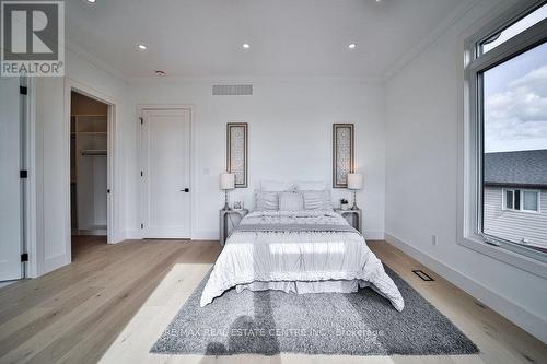 1372 Wren Avenue, Oakville, ON - Indoor Photo Showing Bedroom