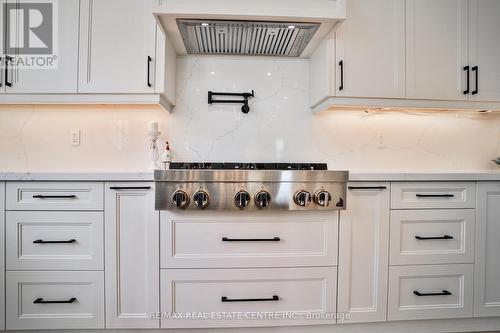 1372 Wren Avenue, Oakville, ON - Indoor Photo Showing Kitchen