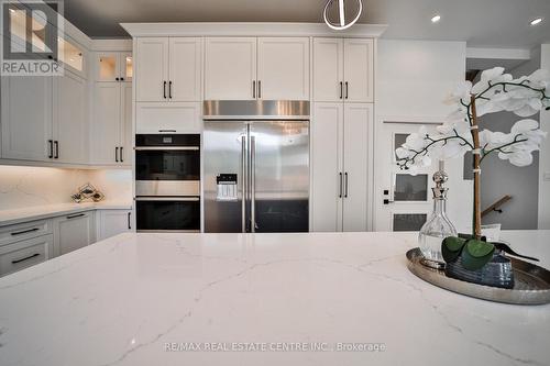 1372 Wren Avenue, Oakville, ON - Indoor Photo Showing Kitchen