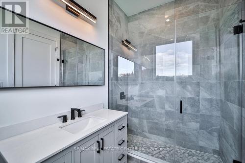 1372 Wren Avenue, Oakville, ON - Indoor Photo Showing Bathroom