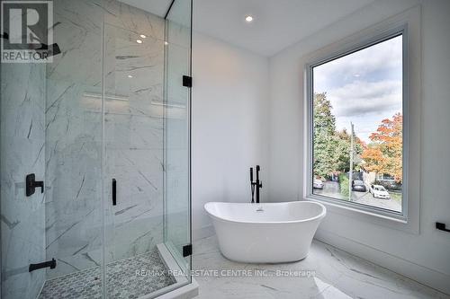 1372 Wren Avenue, Oakville, ON - Indoor Photo Showing Bathroom