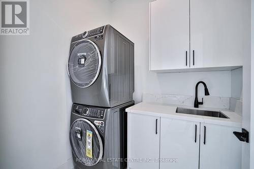 1372 Wren Avenue, Oakville, ON - Indoor Photo Showing Laundry Room