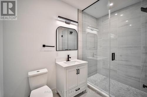 1372 Wren Avenue, Oakville, ON - Indoor Photo Showing Bathroom