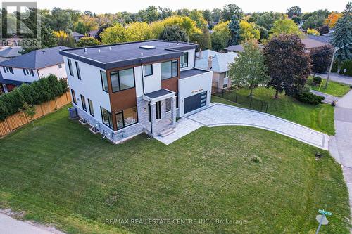 1372 Wren Avenue, Oakville, ON - Outdoor