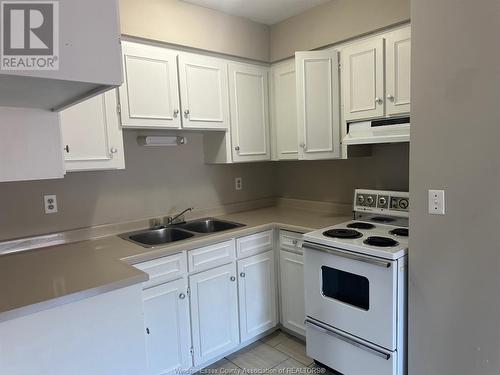 848 Pillette Unit# 5, Windsor, ON - Indoor Photo Showing Kitchen With Double Sink