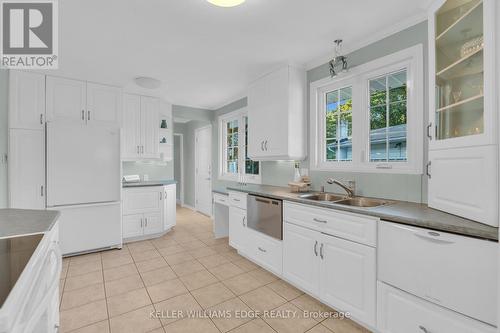 116 Greenbrier Drive, Waterloo, ON - Indoor Photo Showing Kitchen With Double Sink