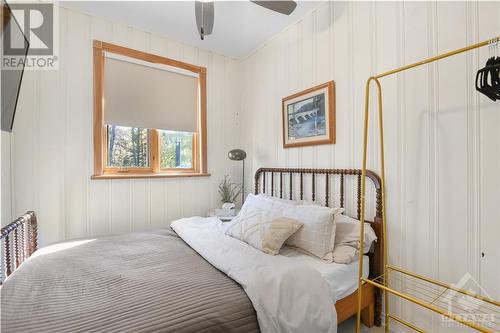 2255 B Calabogie Road, Burnstown, ON - Indoor Photo Showing Bedroom