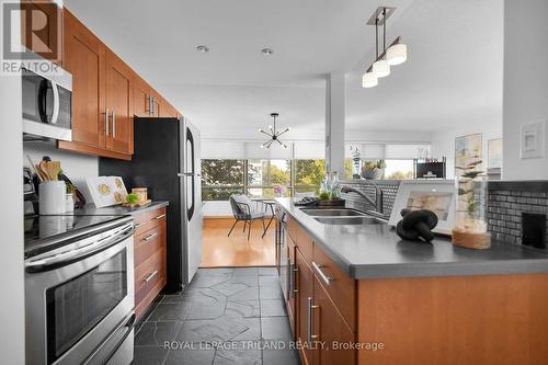 503 - 570 Proudfoot Lane, London, ON - Indoor Photo Showing Kitchen With Double Sink