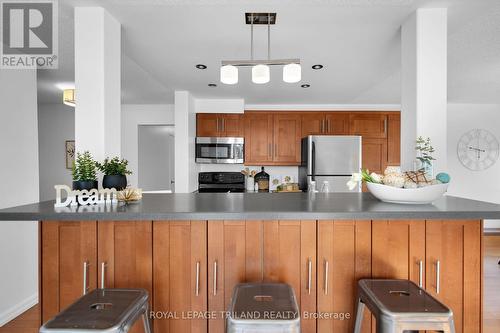 503 - 570 Proudfoot Lane, London, ON - Indoor Photo Showing Kitchen