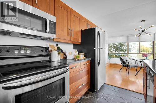 503 - 570 Proudfoot Lane, London, ON - Indoor Photo Showing Kitchen