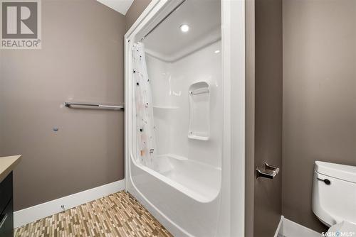 6106 Wascana Court, Regina, SK - Indoor Photo Showing Bathroom