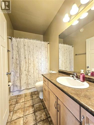 31 701 Mcintosh Street E, Swift Current, SK - Indoor Photo Showing Bathroom