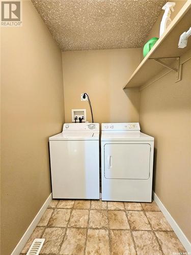 31 701 Mcintosh Street E, Swift Current, SK - Indoor Photo Showing Laundry Room