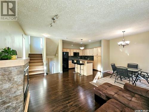 31 701 Mcintosh Street E, Swift Current, SK - Indoor Photo Showing Living Room